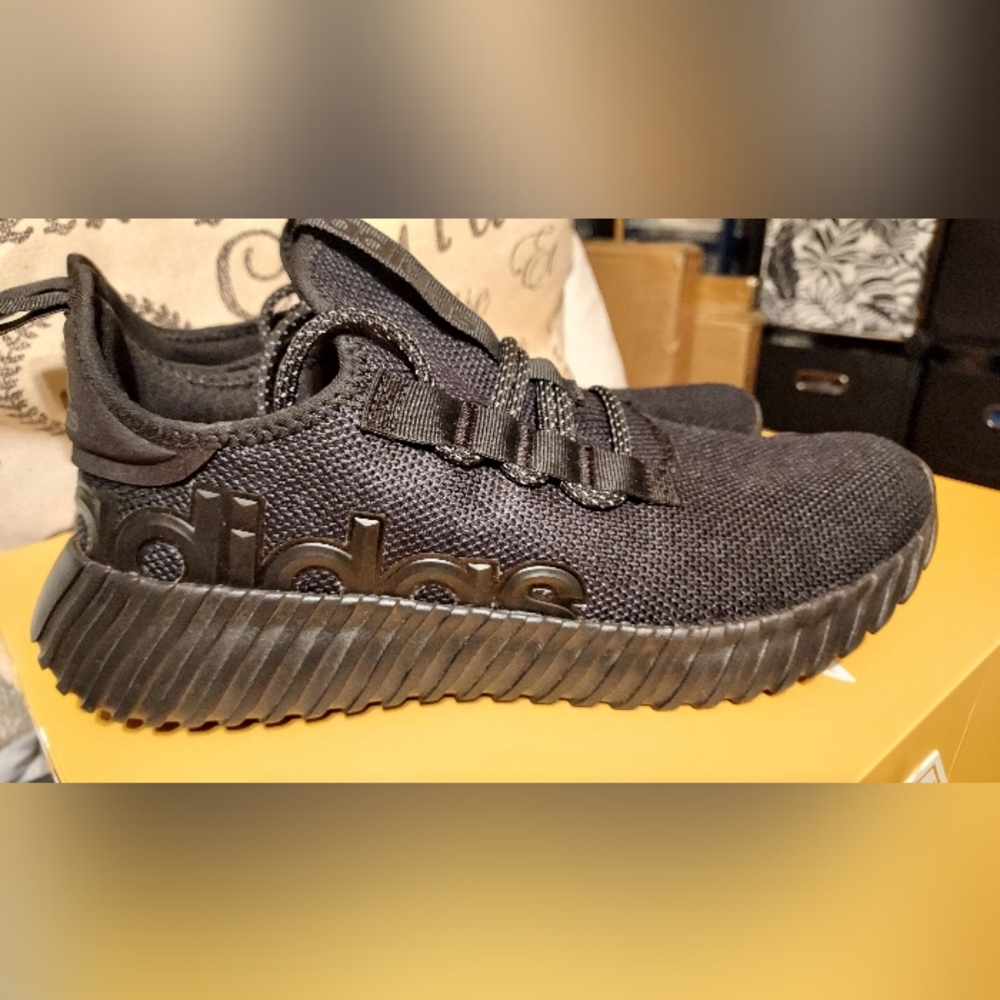 ADIDAS Sneakers with Raised Side Logo Size 12 Mens